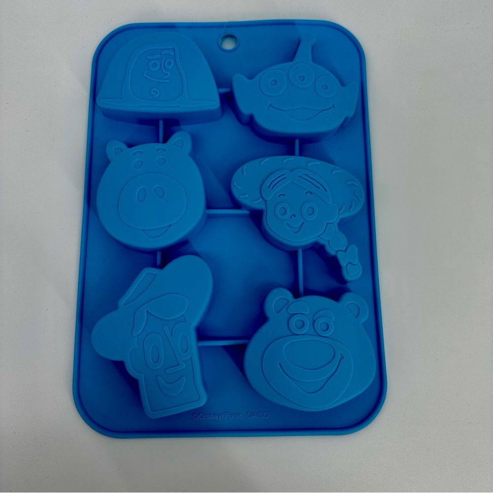 New Daiso Toy Story Silicone Petite Cake Chocolate Ice Mold - Picture 3 of 6